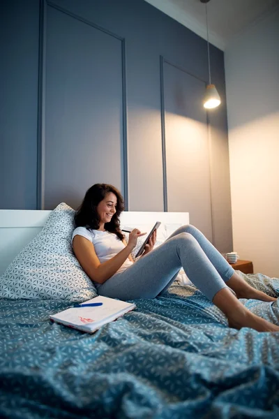 Happy Beautiful Woman Sitting Bed Using Tablet Home — Stock Photo, Image