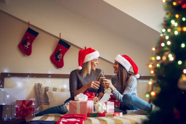 Two friends celebrating Christmas — Stock Photo, Image