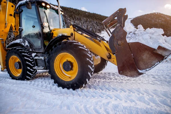 Excavadora Despejando Camino Después Las Nevadas — Foto de Stock