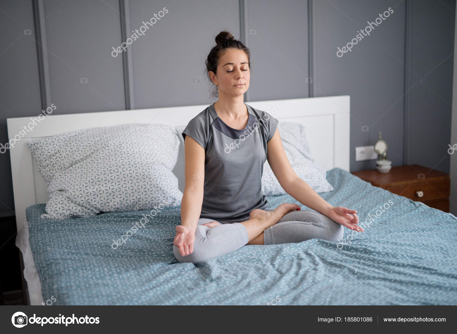 Медитация на ночь. Медитация луна. Релаксация перед сном. Занятия перед сном. Медитация перед сном.