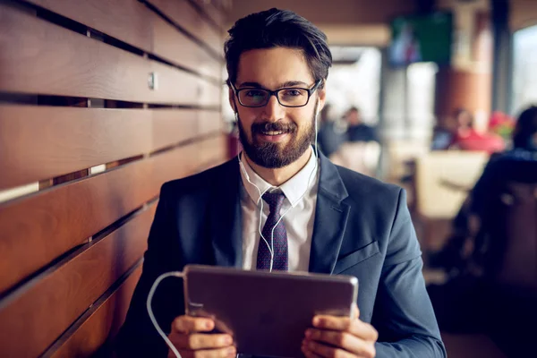 Successful Handsome Young Bearded Businessman Suit Working Tablet Cafe — Stock Photo, Image