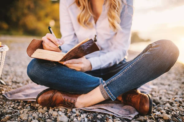 Cropped Picture Focused Fashionable Beautiful Woman Sitting River Holding Notebook — Stock Photo, Image