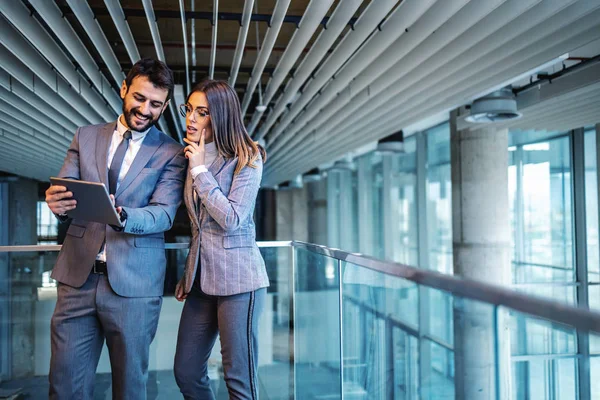 Smiling Handsome Caucasian Businessman Suit Showing His Female Colleague Results — Stock Photo, Image