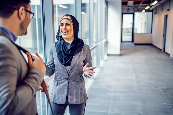 Attractive Smiling Arab Woman Talking Real Estate Agent Building She — Stock Photo, Image