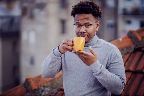 Good Looking African American Man Standing Rooftop Smelling His Fresh — 스톡 사진