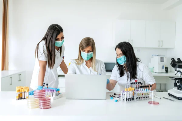 Testes Prevenção Espalhando Vírus Contagioso Uma Pandemia Mundial Medidas Emergência — Fotografia de Stock