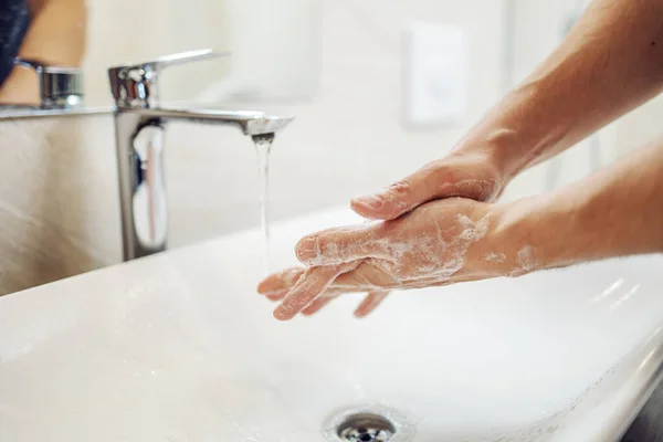 Lavarsi Mani Strofinando Con Sapone Uomo Prevenzione Del Virus Della — Foto Stock