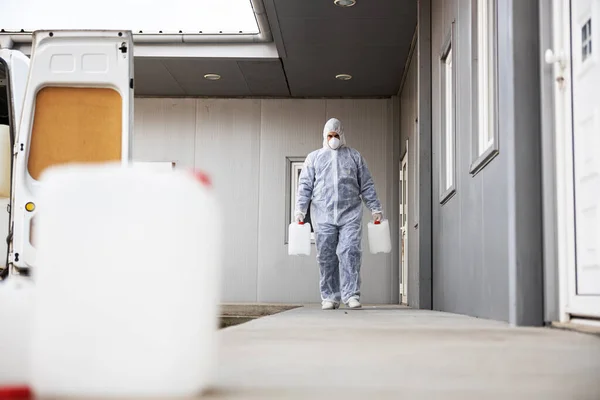 Especialista Ternos Perigo Preparando Para Limpar Desinfectar Epidemia Células Coronavírus — Fotografia de Stock