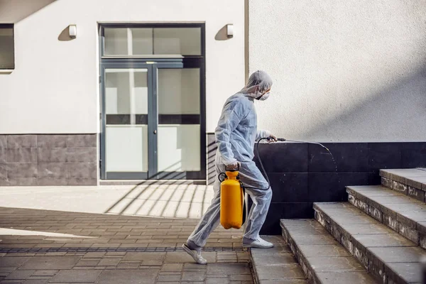 Reiniging Desinfectie Buiten Rond Gebouwen Coronavirus Epidemie Professionele Teams Voor — Stockfoto