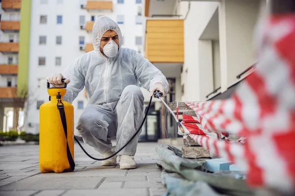 Reiniging Desinfectie Buiten Rond Gebouwen Coronavirus Epidemie Professionele Teams Voor — Stockfoto