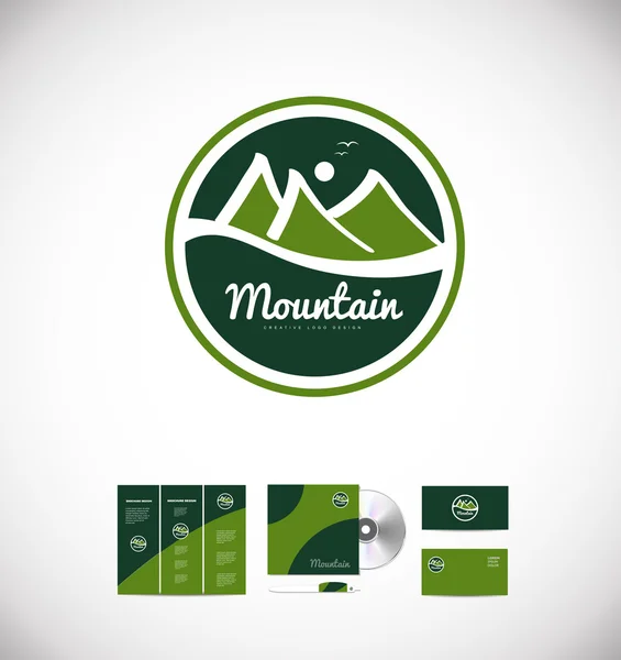 Dessin de montagne logo badge icône design — Image vectorielle