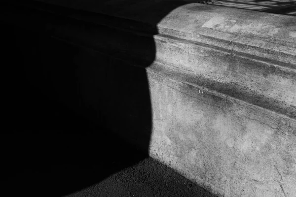Φράχτη θεμέλια από μπετόν μαύρο λευκό αρχιτεκτονική λεπτομέρεια — Φωτογραφία Αρχείου