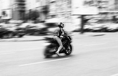 Yüksek warp hızı motosiklet kavram fikir