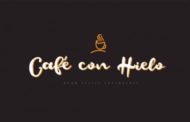 cafe con kahve Kupası sembolü fikir typogr ile hielo kelime metin logo