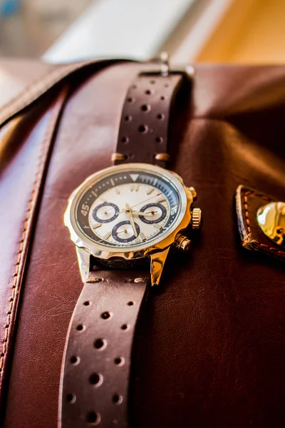 손목 남자 시계 표시 시간 — 스톡 사진