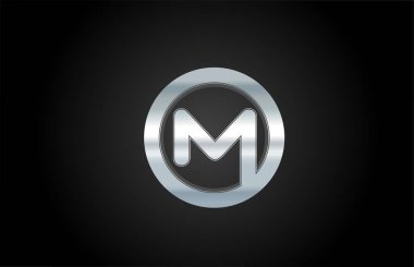 Bir şirket için gümüş metal alfabe harfi M simgesi logosu tasarımı