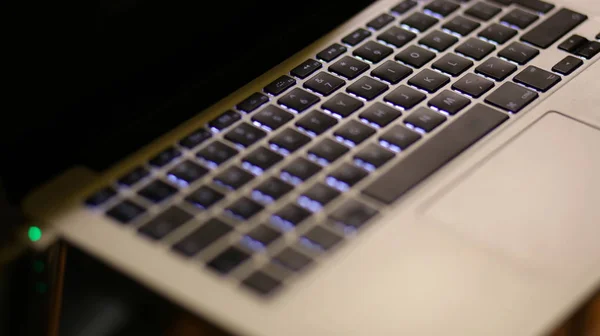 Laptop lub notebook klawisze klawiatury komputera — Zdjęcie stockowe