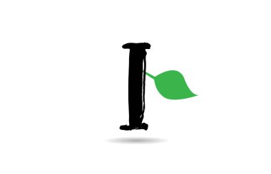 Grunge el yazısıyla yazılmış geen yaprağı alfabe harfi logo simgesini yazıyorum. 