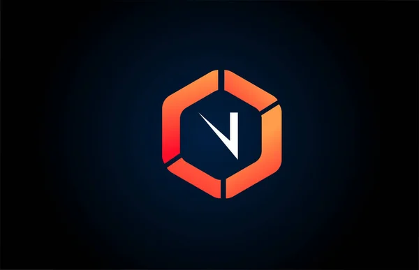 企業やビジネスのための黒とオレンジのオレンジ色の白い多角形N文字のアルファベットのロゴデザインアイコン — ストックベクタ