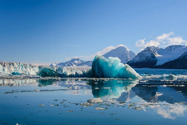 Glaciar paisagem ártica — Fotografia de Stock