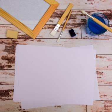 Kadar alay et. Tasarımcı araçları iş üzerinde tablo ahşap arka plan en iyi görünümü