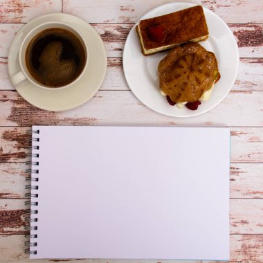 Kadar alay et. Tasarımcı araçları iş üzerinde tablo ahşap arka plan en iyi görünümü