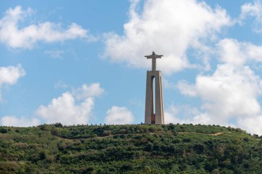 Lizbon, Portekiz 18 Nisan 2019: Lizbon, Portekiz 'deki İsa' nın Heykeli