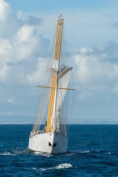 Sailing Ship Four White Sails — Stock Photo, Image