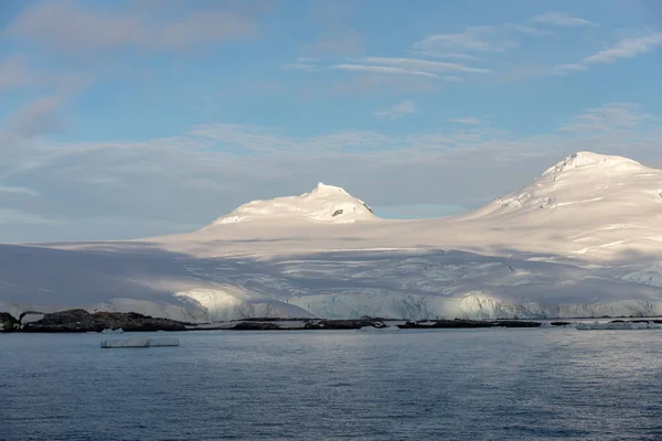 Антарктичний Ландшафт Айсбергом Морі — стокове фото