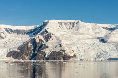 Antarktika yatay, buzul ve dağlar