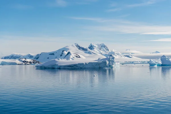 Paisagem Antártica Com Iceberg Mar — Fotografia de Stock