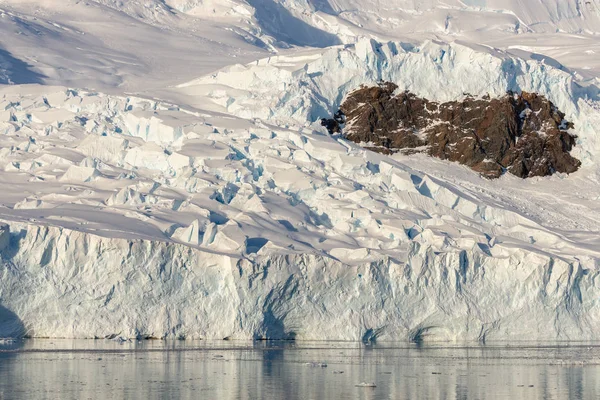 Paisagem Antártica Com Geleira Montanhas — Fotografia de Stock