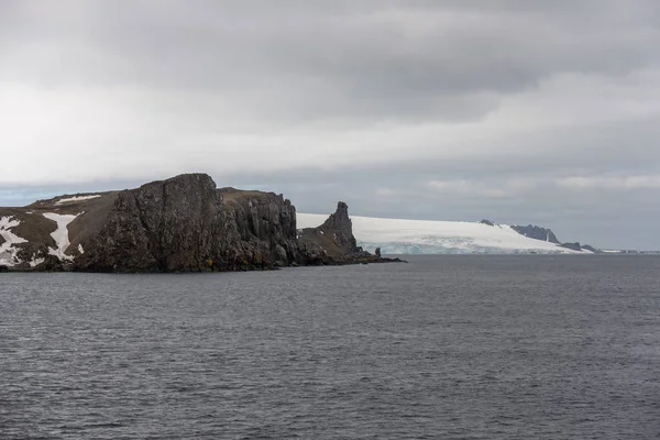 Paisaje Antártico Con Rocas Nieve — Foto de Stock