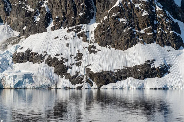 Paisagem Antártica Com Rochas Neve — Fotografia de Stock