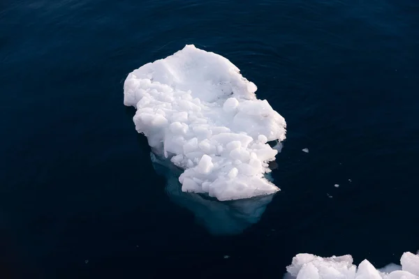 Big Piece Ice Deep Blue Water — 스톡 사진