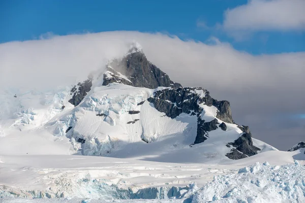 Picos Montaña Con Nieve Antártida — Foto de Stock