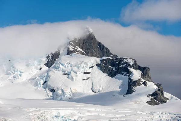 Picos Montaña Con Nieve Antártida —  Fotos de Stock