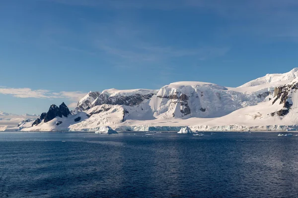 Antarktická Krajina Ledovcem Moři — Stock fotografie