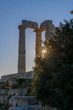 Yunanistan 'ın Attica kentindeki Cape Sounion' daki Poseidon antik tapınağının kalıntıları