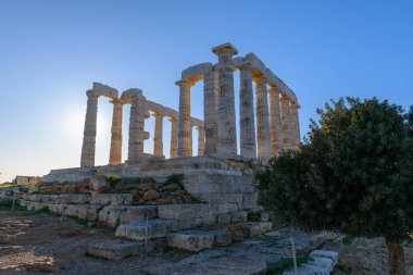 Yunanistan 'ın Attica kentindeki Cape Sounion' daki Poseidon antik tapınağının kalıntıları