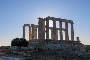 Yunanistan 'ın Attica kentindeki Cape Sounion' daki Poseidon antik tapınağının kalıntıları