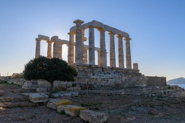 Yunanistan 'ın Attica kentindeki Cape Sounion' daki Poseidon antik tapınağının kalıntıları