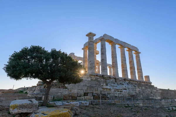 Yunanistan 'ın Attica kentindeki Cape Sounion' daki Poseidon antik tapınağının kalıntıları