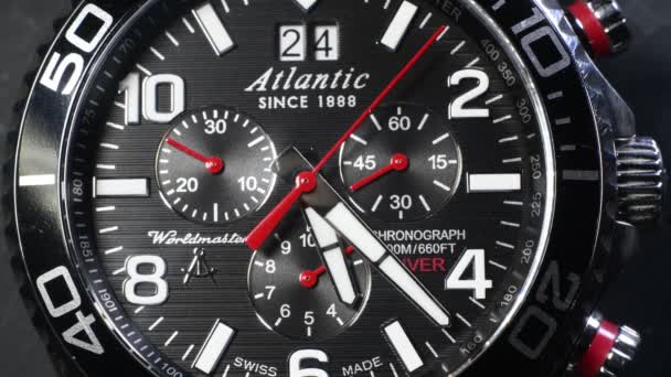 Sankt Petersburg Russland Januar 2020 Männliche Metallquarzuhr Mit Chronograph Atlantic — Stockvideo