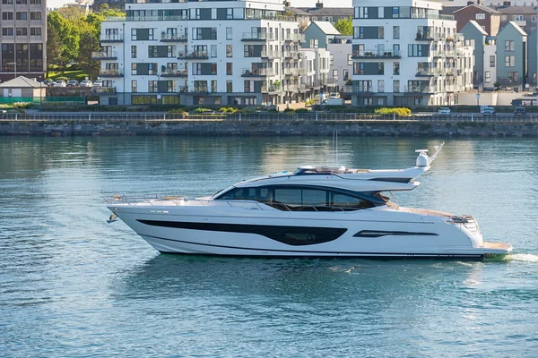 Super Yacht Luxe Amarré Dans Marina — Photo