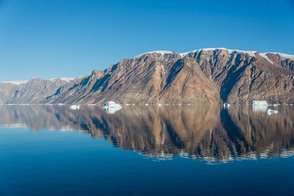 Vackert Landskap Med Isberg Grönland Sommaren Soligt Väder — Stockfoto