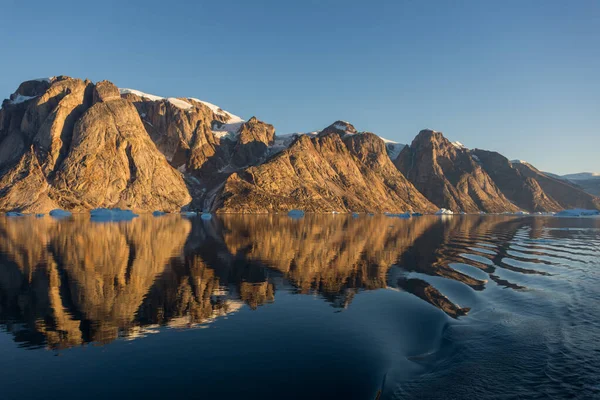 Schöne Landschaft Mit Eisberg Grönland Sommer Sonnenscheindauer — Stockfoto