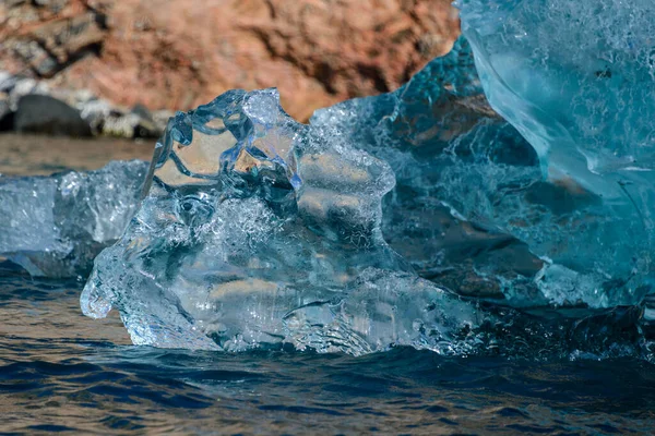 Trozo Hielo Agua Limpia Iceberg —  Fotos de Stock