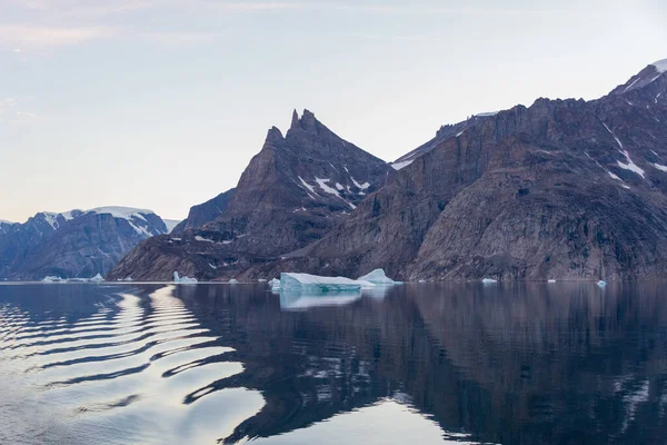 格陵兰夏季岩石景观 — 图库照片