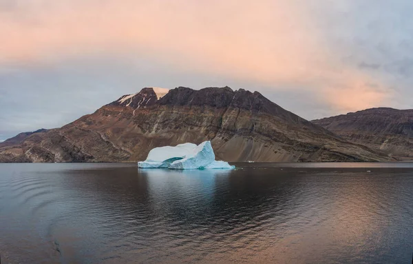 Paysage Groenlandais Avec Belles Montagnes Colorées Iceberg — Photo